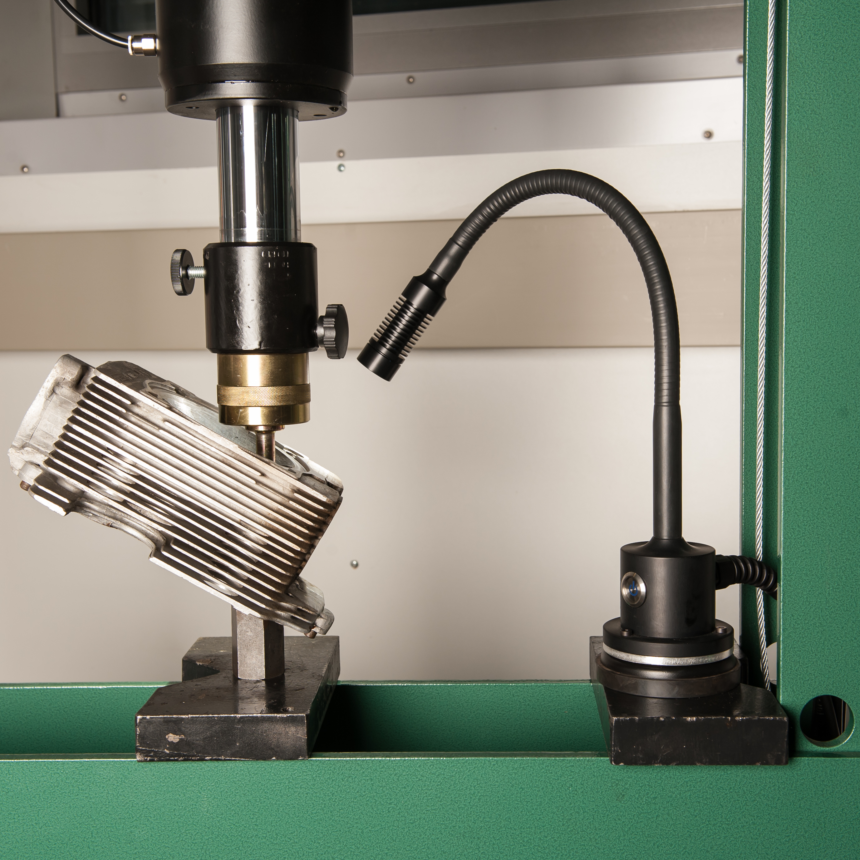 Serie 65: 40°/ Flex 500 mm / Magnet / 12-24 Volt DC
